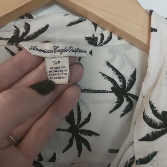 Bblack and white long sleeve button up shirt - Picture 3 of 3